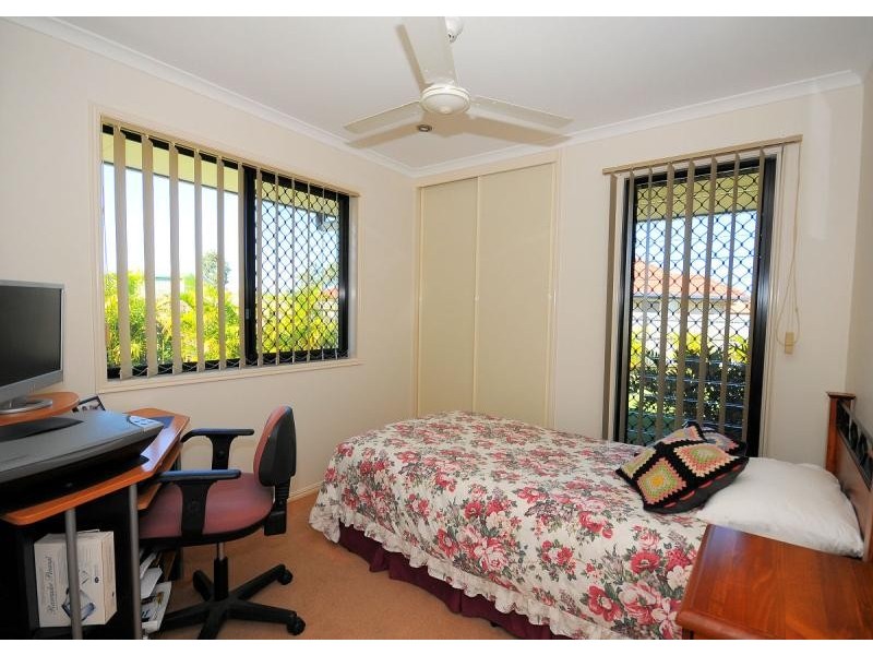 2, 12 Kirton  Road, Point Vernon QLD 4655