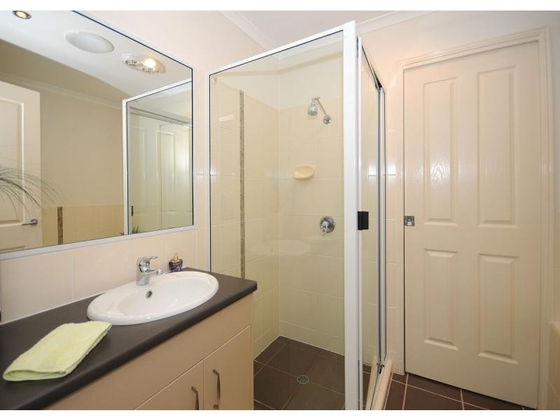 2, 12 Kirton  Road, Point Vernon QLD 4655