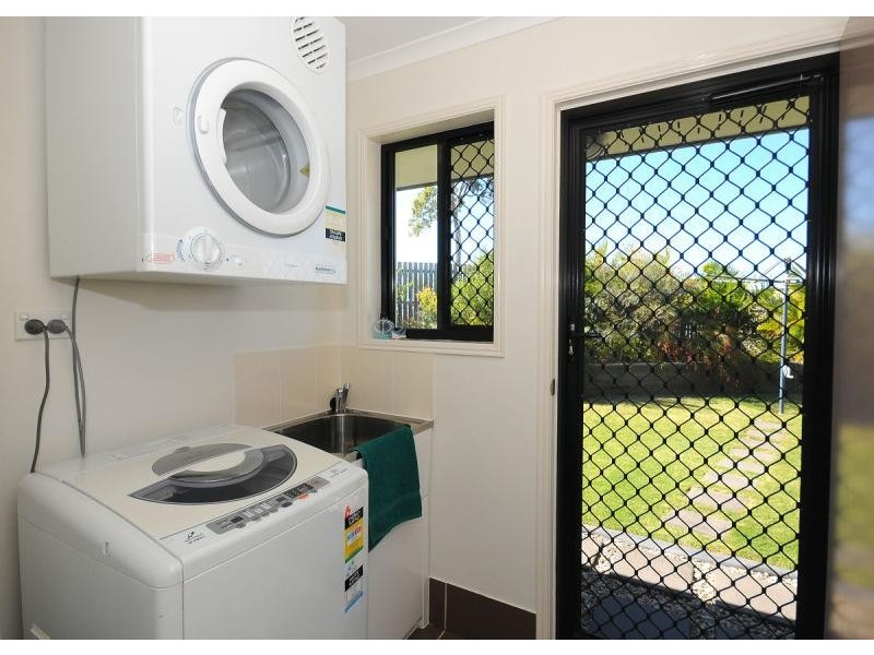 2, 12 Kirton  Road, Point Vernon QLD 4655