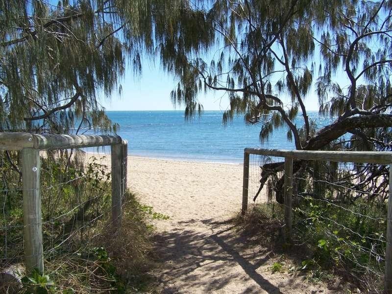 2, 12 Kirton  Road, Point Vernon QLD 4655