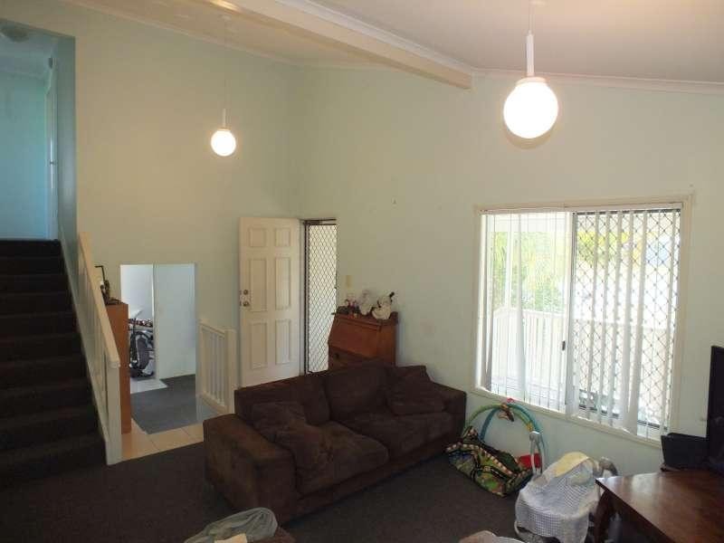 1 Sealink Drive, Point Vernon QLD 4655