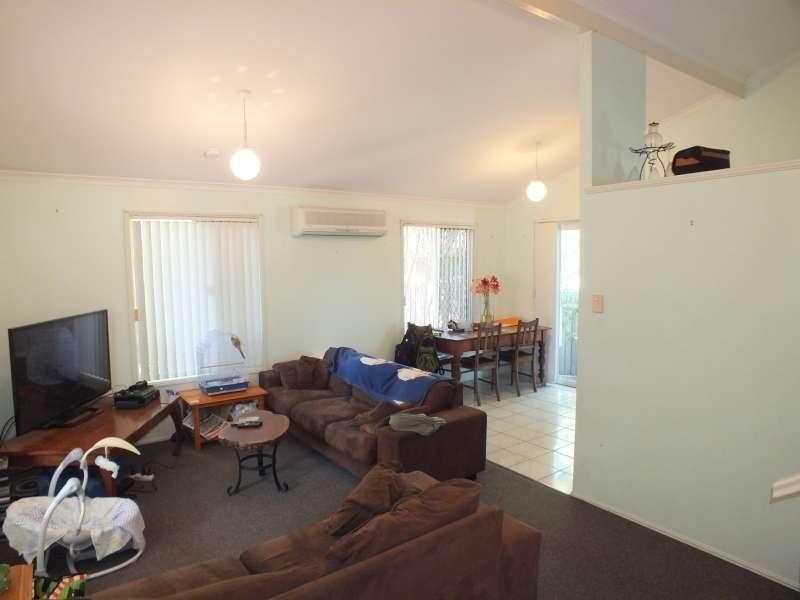1 Sealink Drive, Point Vernon QLD 4655