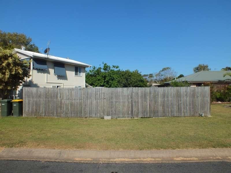 1 Sealink Drive, Point Vernon QLD 4655