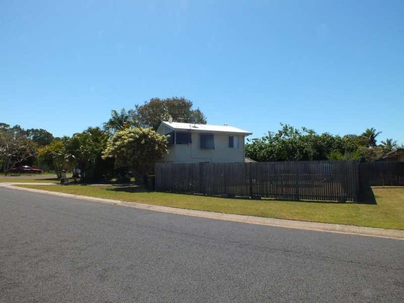 1 Sealink Drive, Point Vernon QLD 4655