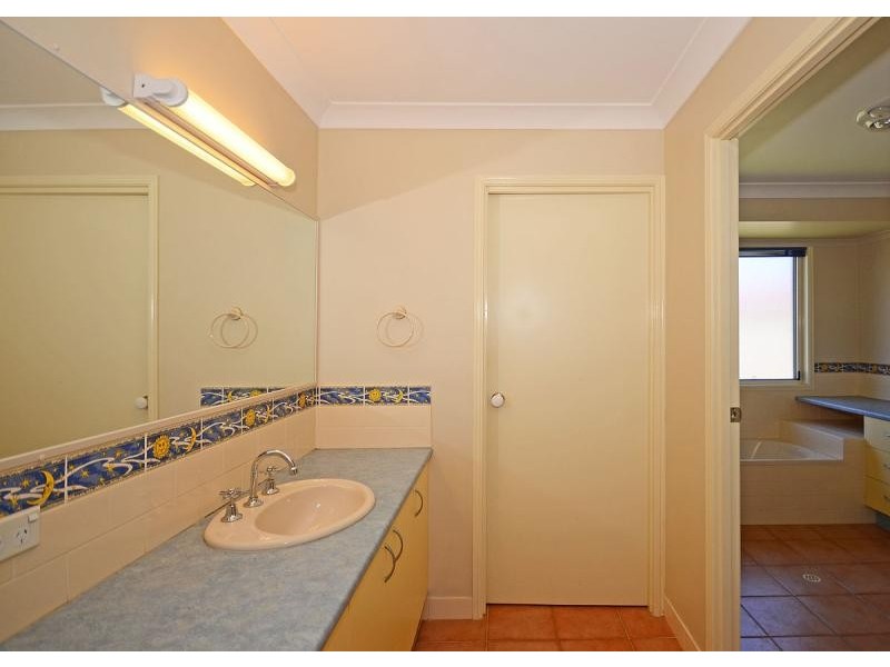 52 Corfield Street, Point Vernon QLD 4655