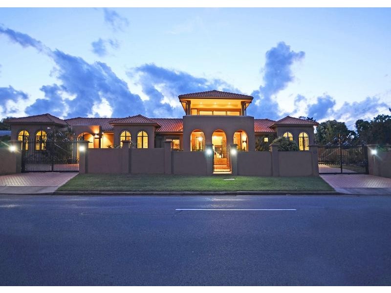 189 – 190 Charlton Esplanade, Point Vernon QLD 4655