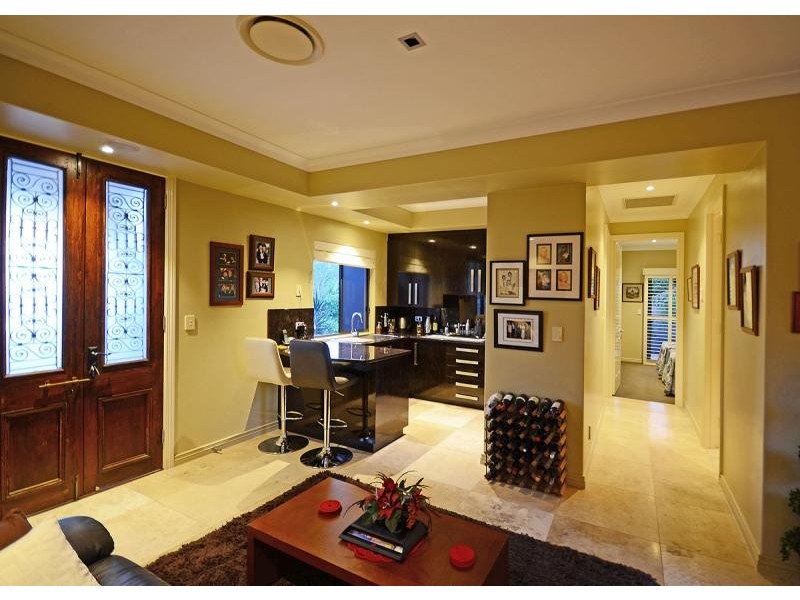 189 – 190 Charlton Esplanade, Point Vernon QLD 4655