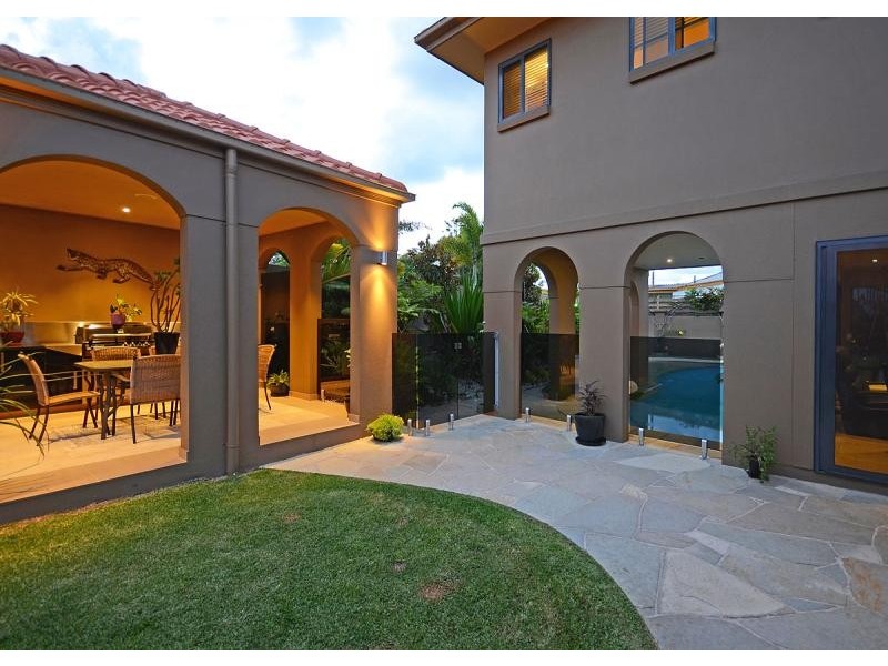 189 – 190 Charlton Esplanade, Point Vernon QLD 4655