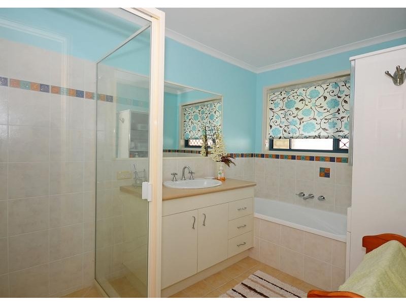 7 Montrose Close, Point Vernon QLD 4655