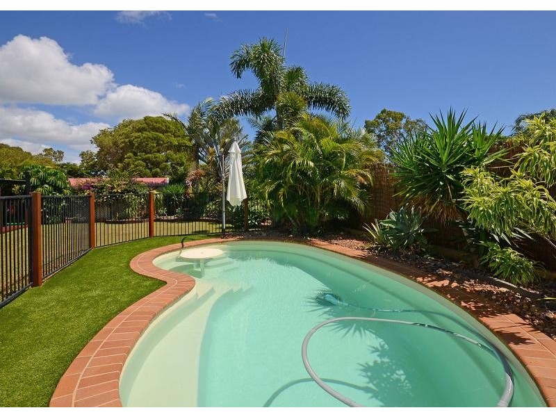 12 Carlton Street, Point Vernon QLD 4655
