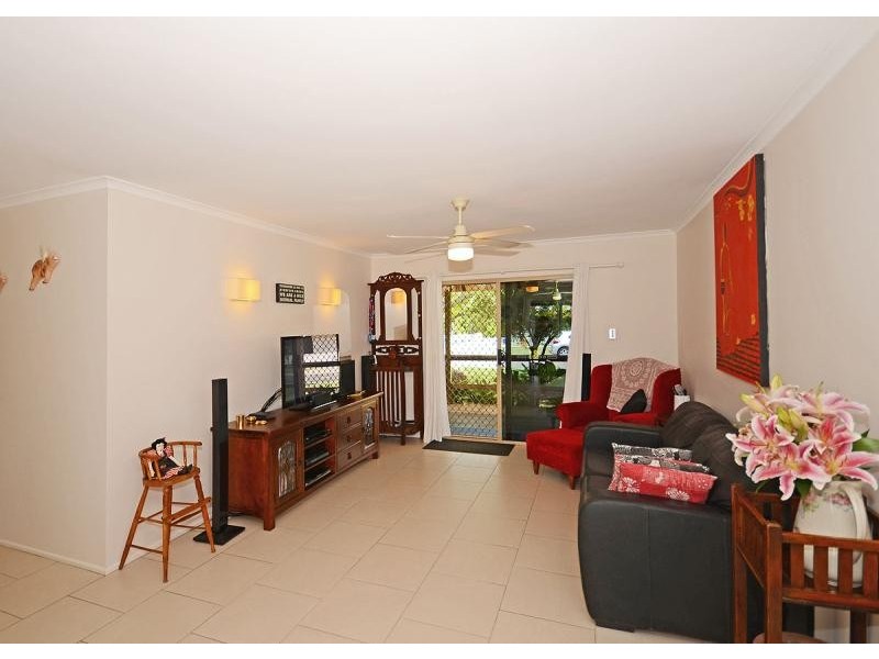 12 Carlton Street, Point Vernon QLD 4655