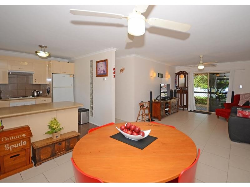 12 Carlton Street, Point Vernon QLD 4655