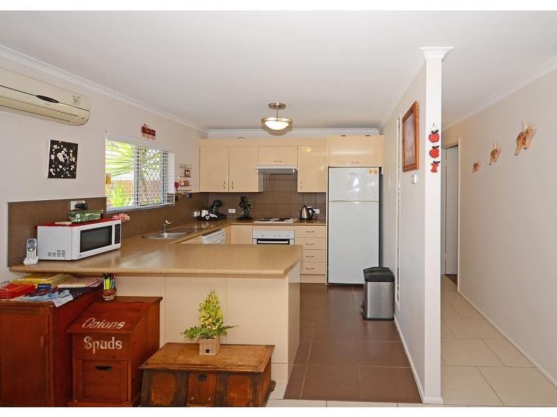 12 Carlton Street, Point Vernon QLD 4655