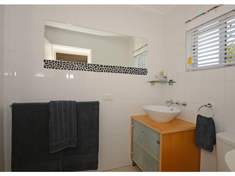 12 Carlton Street, Point Vernon QLD 4655