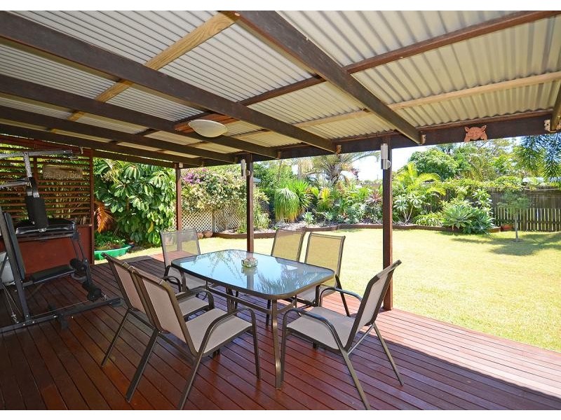 12 Carlton Street, Point Vernon QLD 4655