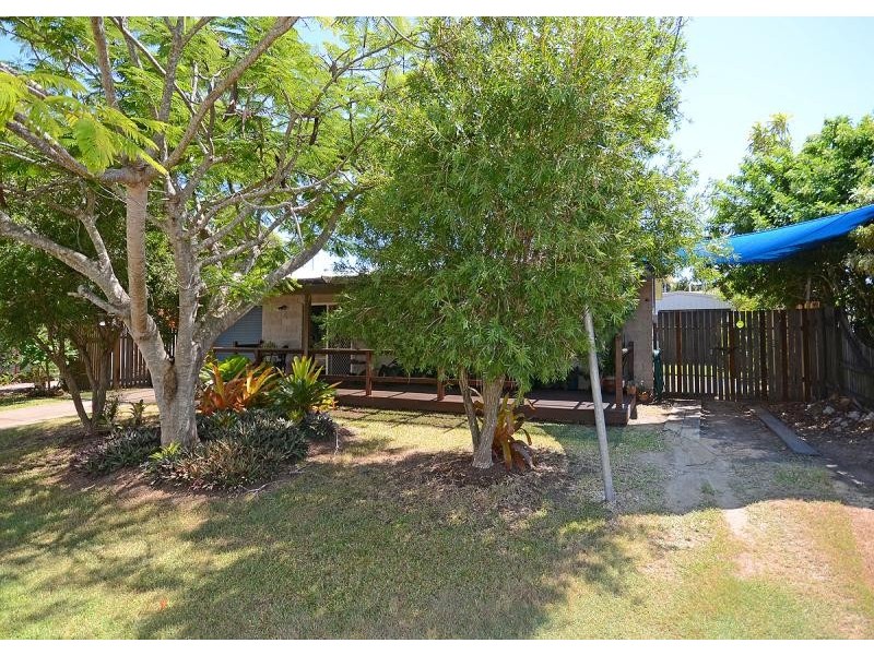 12 Carlton Street, Point Vernon QLD 4655