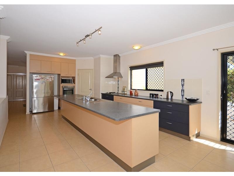 69a Helsham  Street, Point Vernon QLD 4655