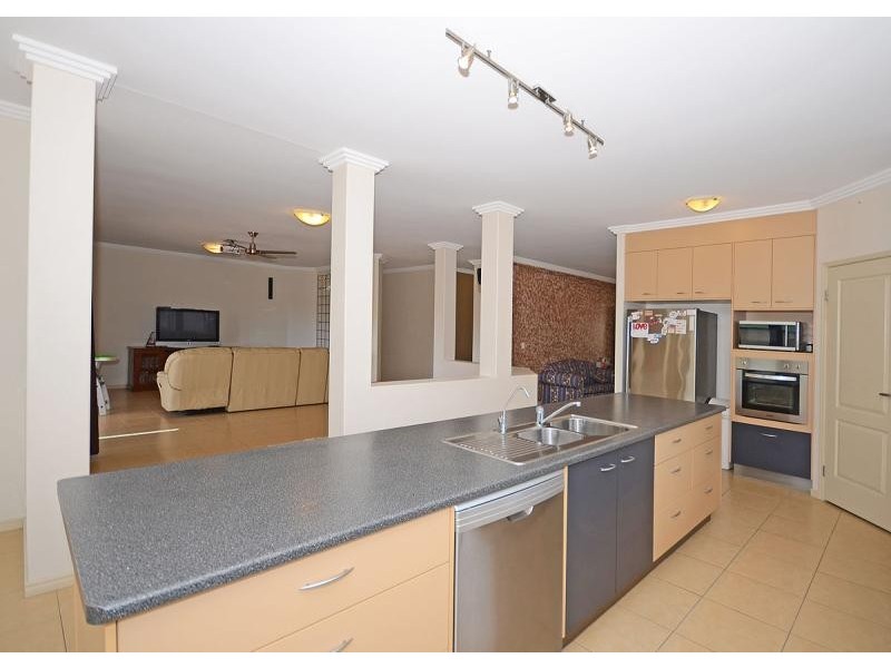 69a Helsham  Street, Point Vernon QLD 4655