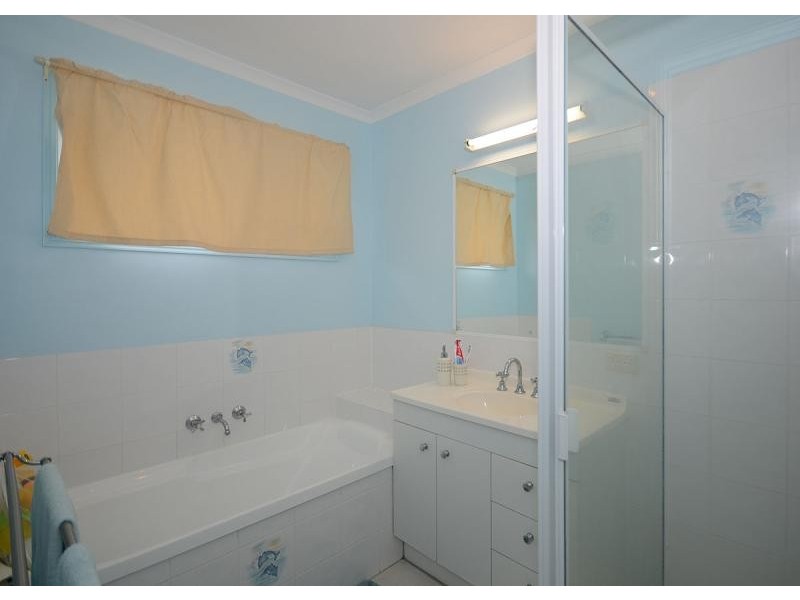 42 Murphy Street, Point Vernon QLD 4655