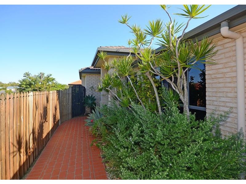 24 Hyperno Road, Point Vernon QLD 4655