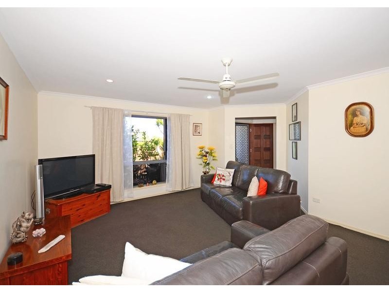 24 Hyperno Road, Point Vernon QLD 4655