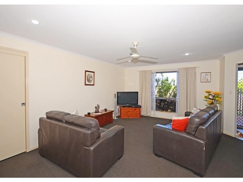 24 Hyperno Road, Point Vernon QLD 4655