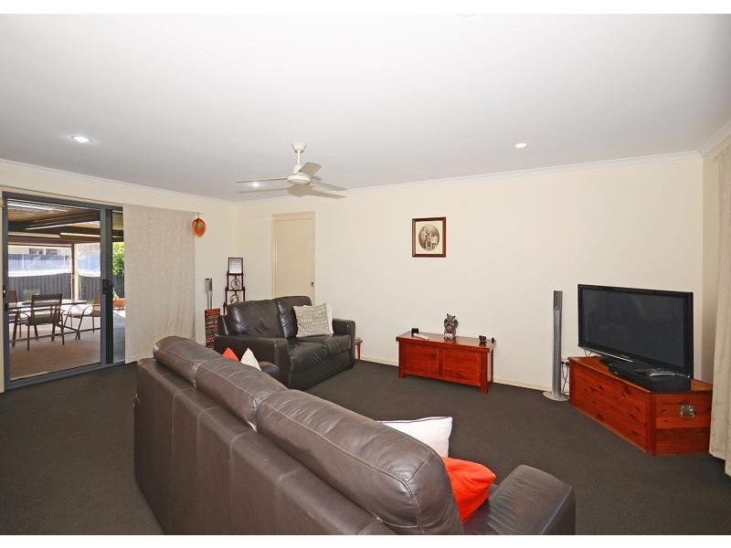 24 Hyperno Road, Point Vernon QLD 4655