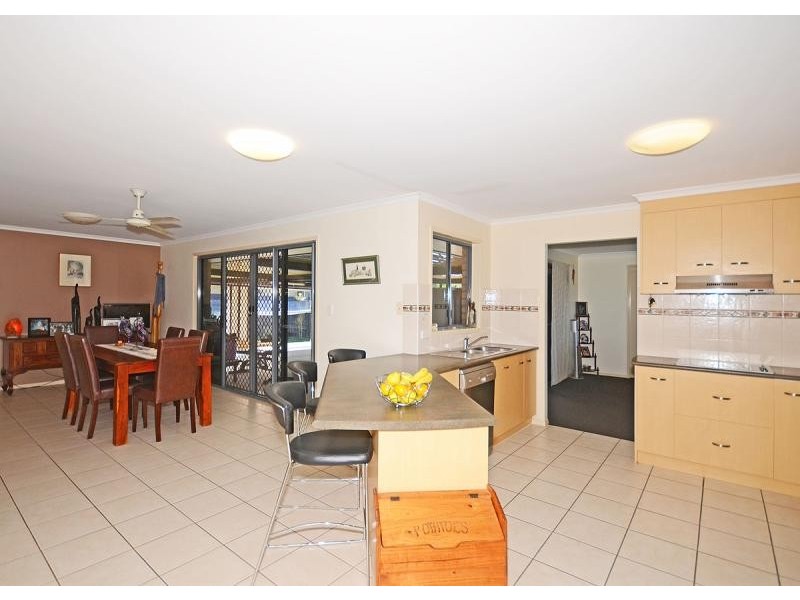 24 Hyperno Road, Point Vernon QLD 4655