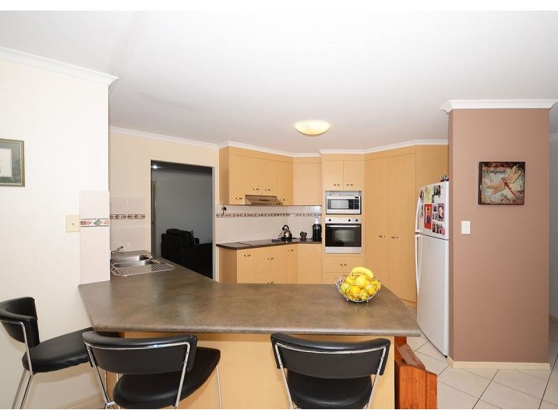 24 Hyperno Road, Point Vernon QLD 4655