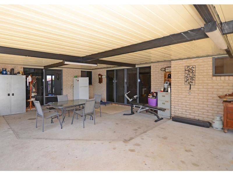 24 Hyperno Road, Point Vernon QLD 4655