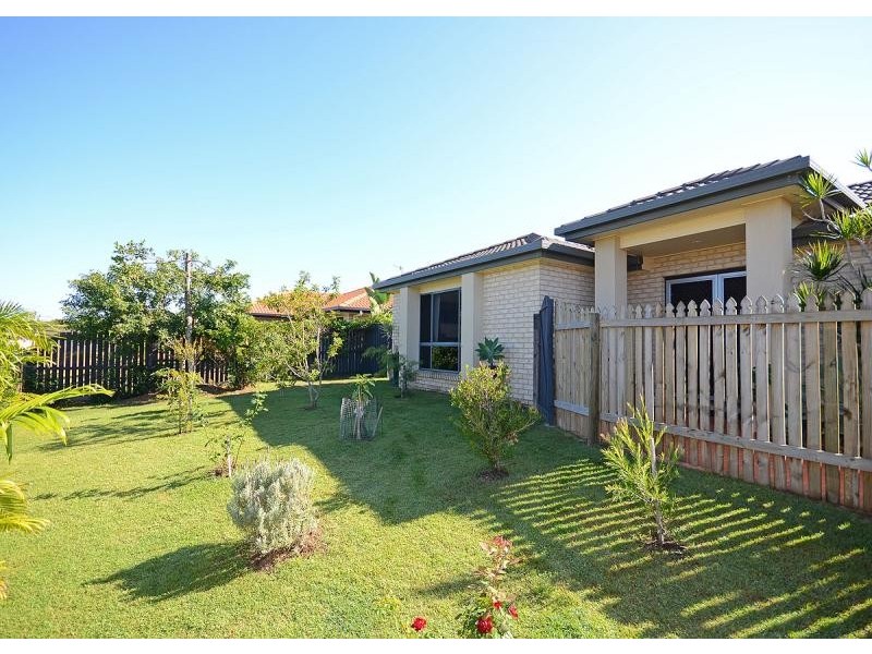 24 Hyperno Road, Point Vernon QLD 4655