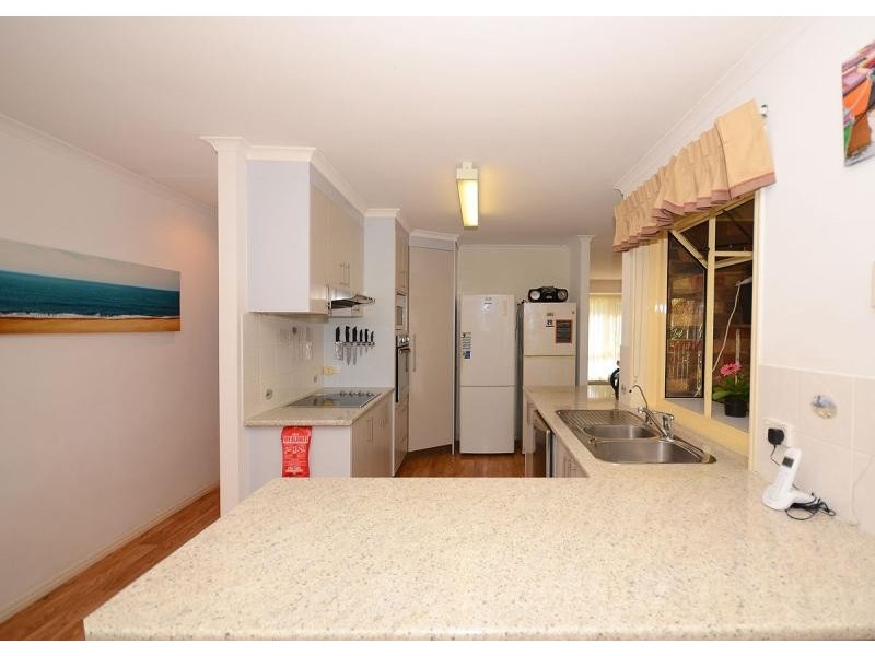 22 Oceanview Street, Point Vernon QLD 4655