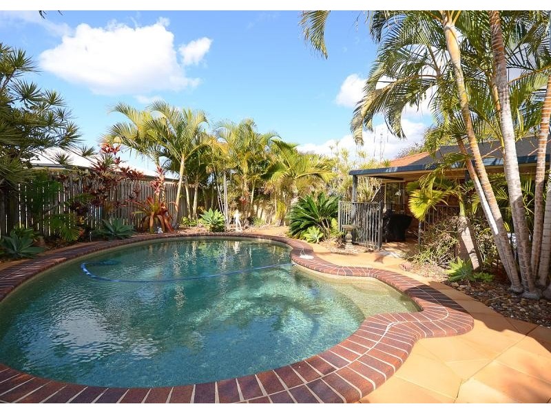 22 Oceanview Street, Point Vernon QLD 4655
