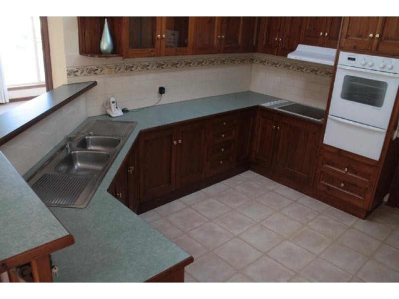 27 Meylin Street PORT MACDONNELL 5291, Port Macdonnell SA 5291