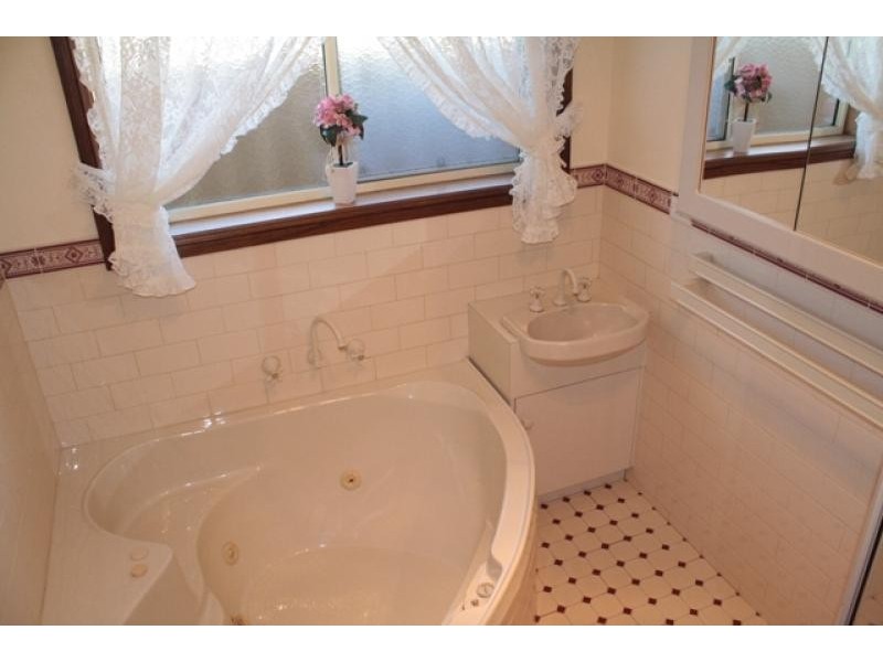 27 Meylin Street PORT MACDONNELL 5291, Port Macdonnell SA 5291