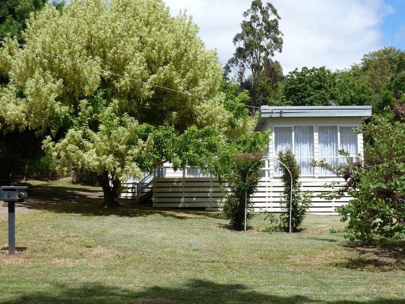 8 Blackmores  Road CLUNES 3370, Clunes VIC 3370
