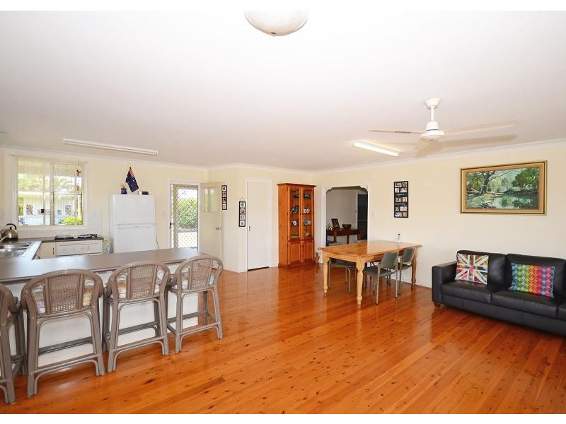 98 Green Acres Road, Dundowran QLD 4655