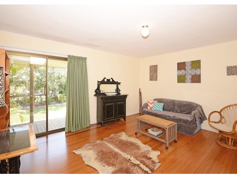 98 Green Acres Road, Dundowran QLD 4655