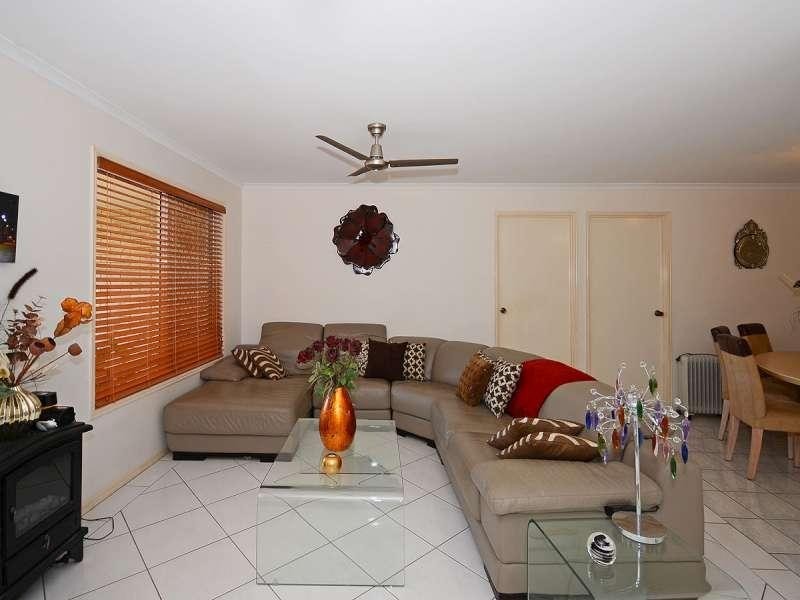 17 Madeleine Street TORQUAY 4655, Torquay QLD 4655