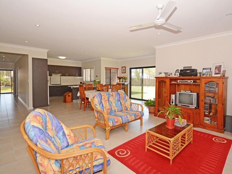 13 Heathland  Avenue WONDUNNA 4655, Wondunna QLD 4655