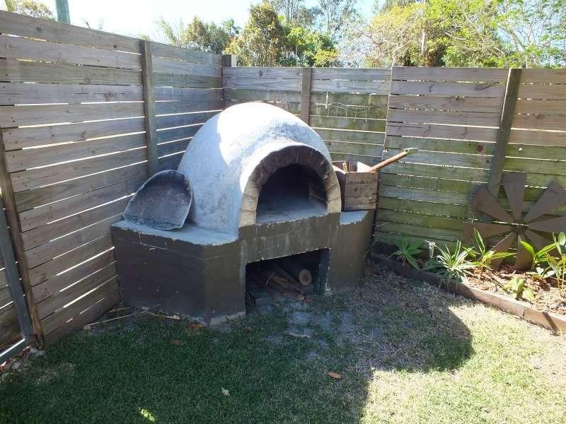 4 Dover Street PIALBA 4655, Pialba QLD 4655