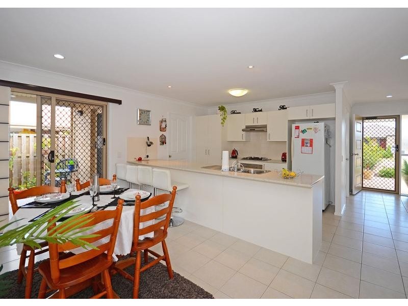 8 Forrest Court, Urraween QLD 4655