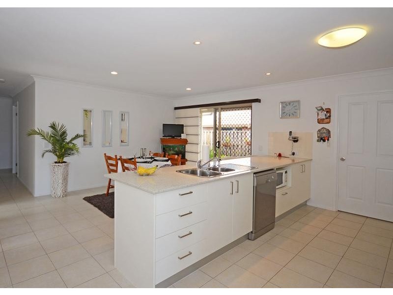 8 Forrest Court, Urraween QLD 4655