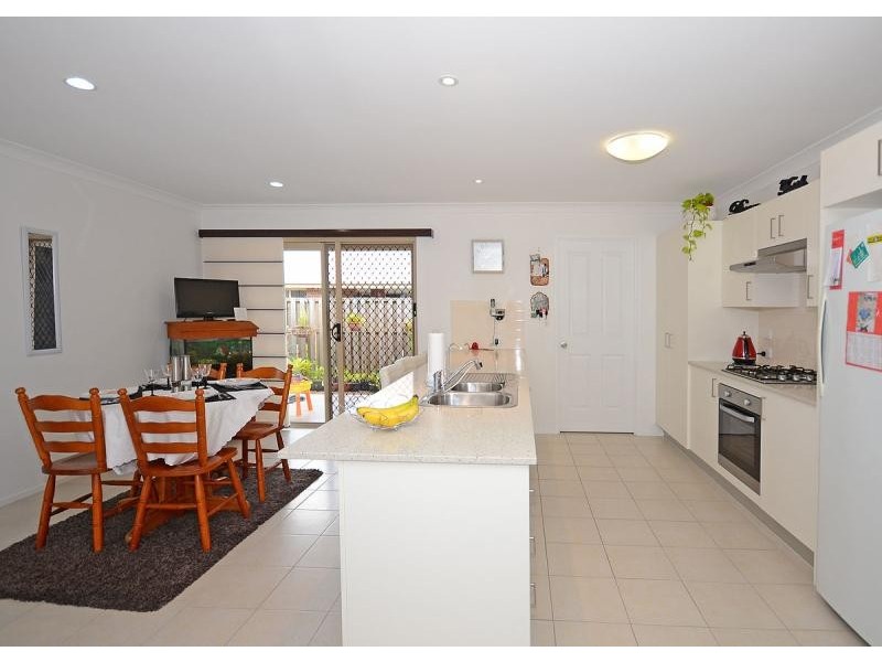 8 Forrest Court, Urraween QLD 4655