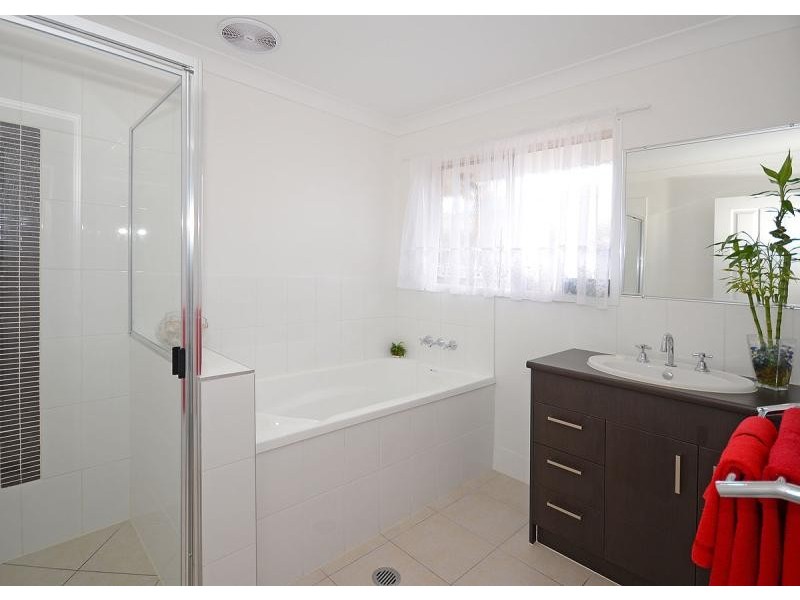 8 Forrest Court, Urraween QLD 4655