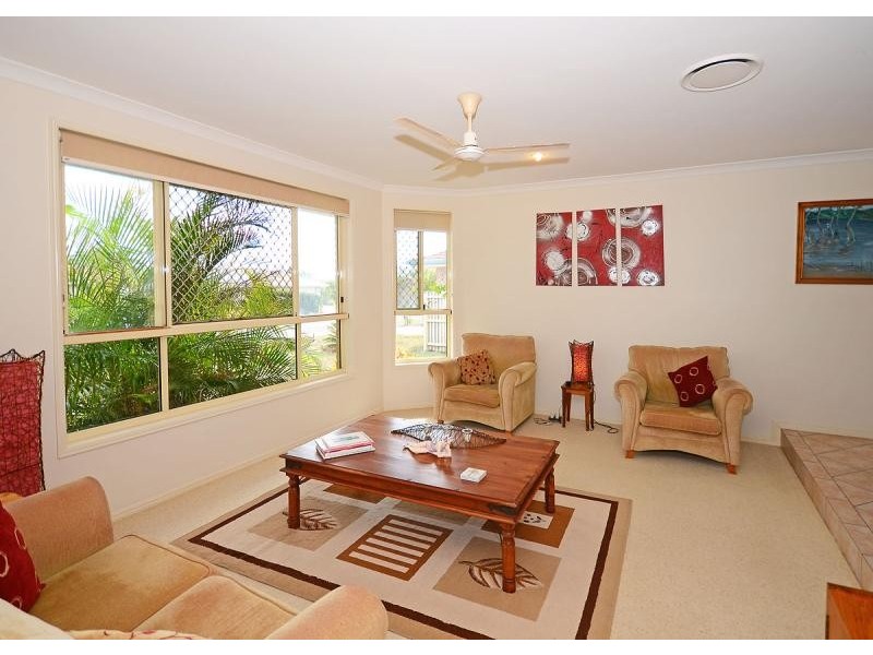 8 Delmo  Court URRAWEEN 4655, Urraween QLD 4655