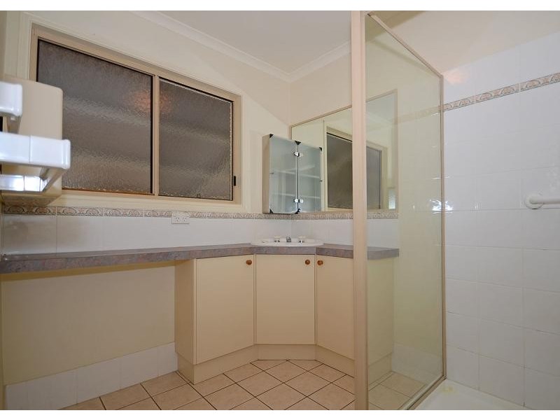 2/7 Bay Drive, Pialba QLD 4655