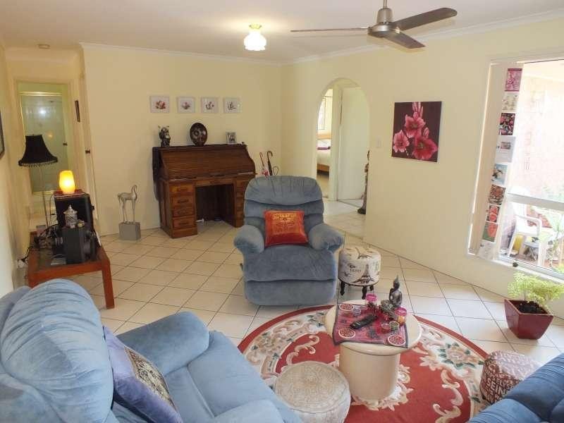 10 Hood  Street URANGAN 4655, Urangan QLD 4655