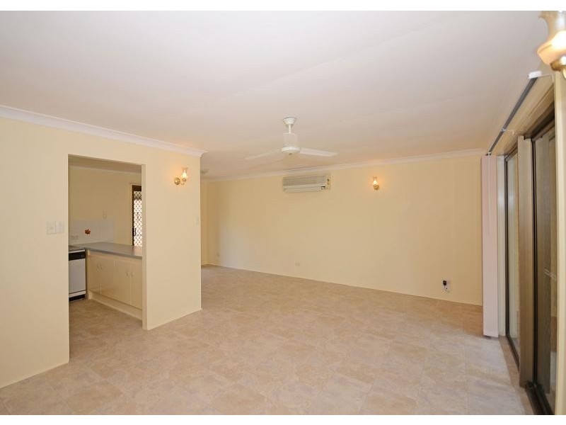 2/85 Miller  Street URANGAN 4655, Urangan QLD 4655