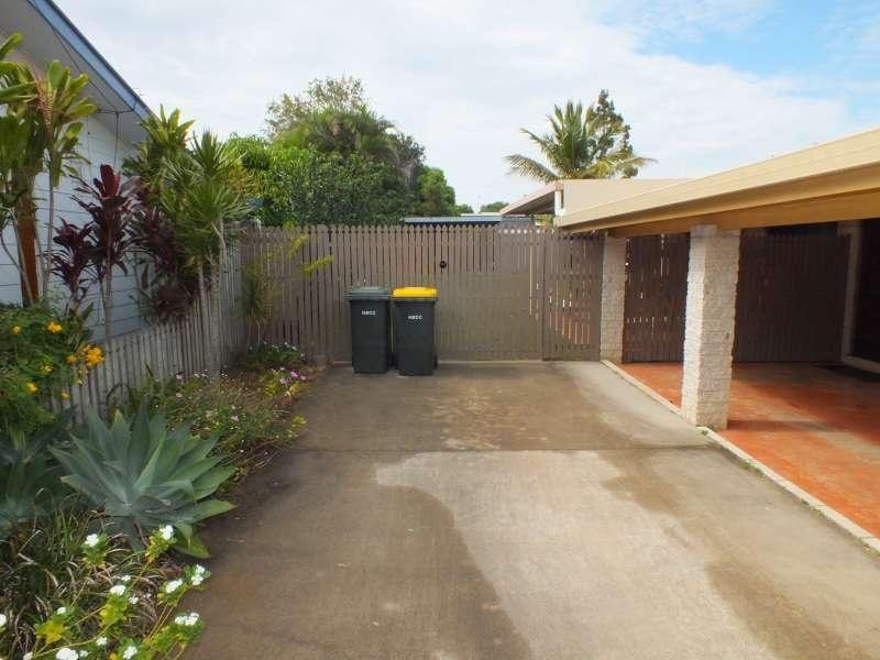 8 Arthur  Street URANGAN 4655, Urangan QLD 4655